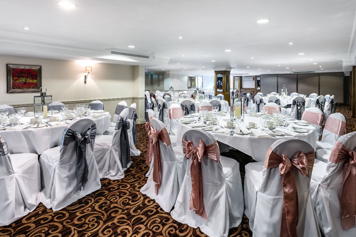 Gallery Item 2 for Pinewood Hotel
